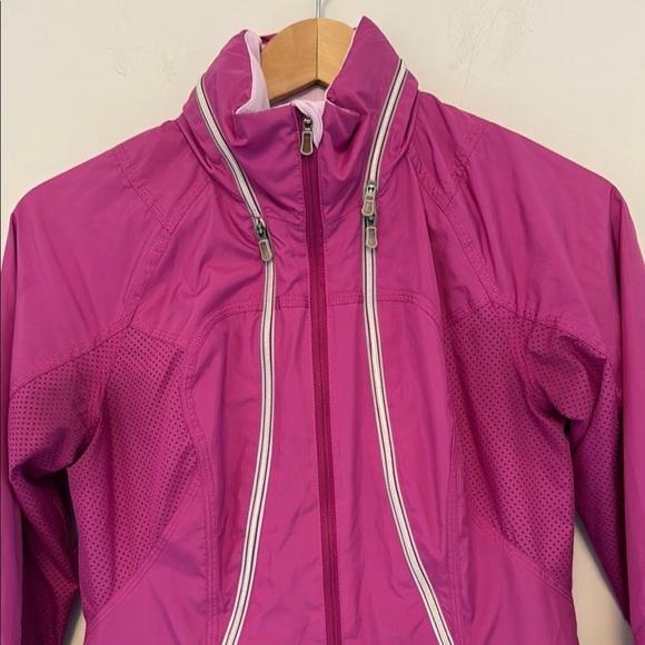 LULULEMON RUN:RECORD BREAKER JACKET WOMENS SIZE 4 - Picture 4 of 9